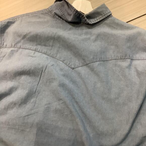 1990's Wrangler Denim Shirt  Snap On - Picture 4 of 4